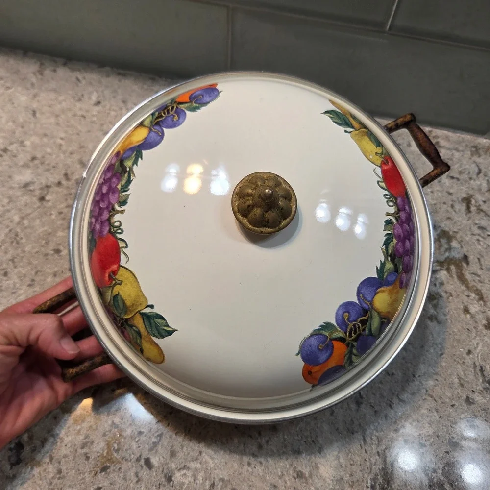 Vintage Cornucopia Enamelware Casserole Dish Lid Round Roaster Bronze‎ Handles